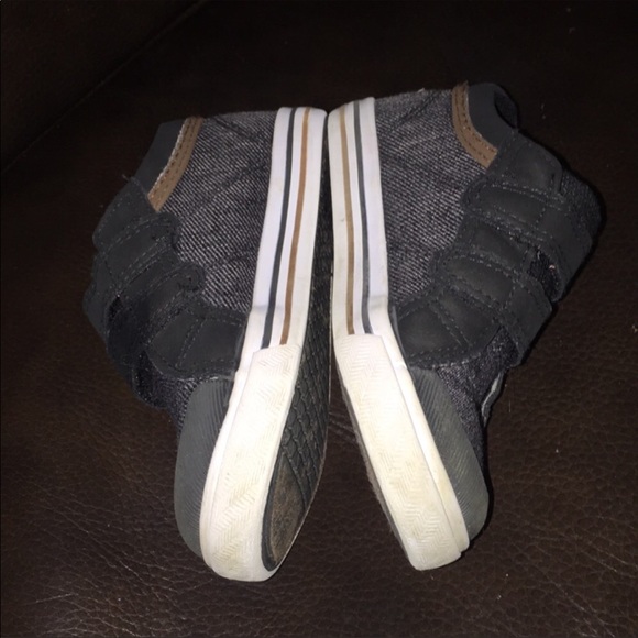 US Sports Boys Gray Shoes with Velcro closure - Picture 2 of 7